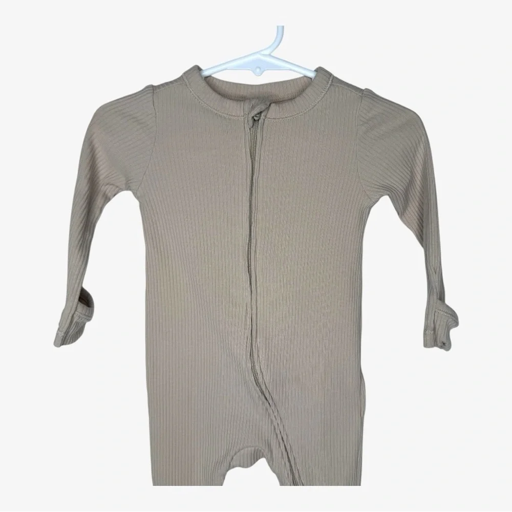 Old Navy Unisex Sleep & Play 2-Way-Zip Footed One-Piece Ribbed Tan